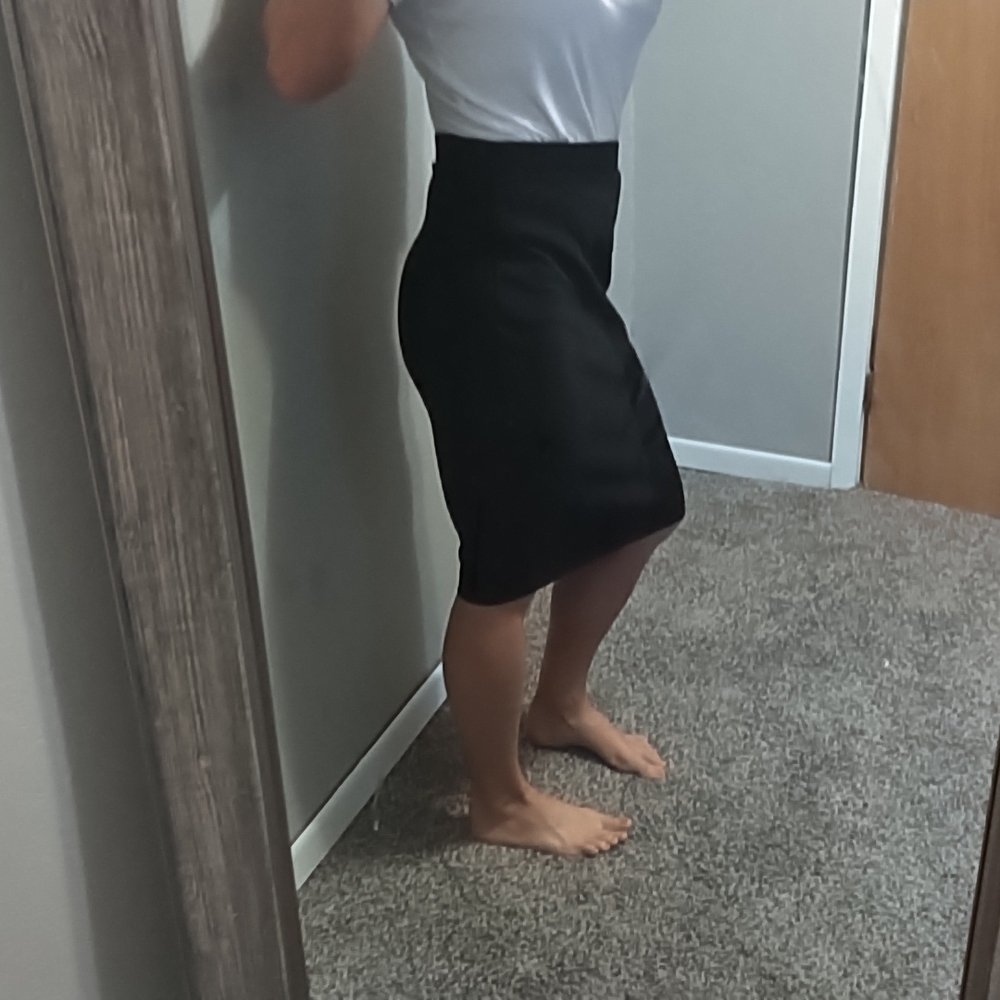 ⭐Black size medium pencil skirt